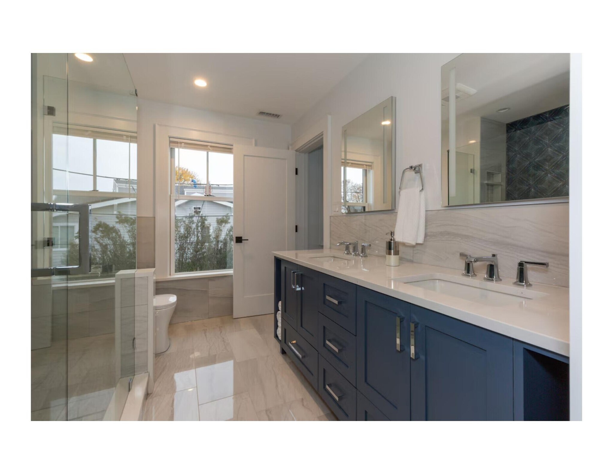 Building Photo - 153 Bayside Rd