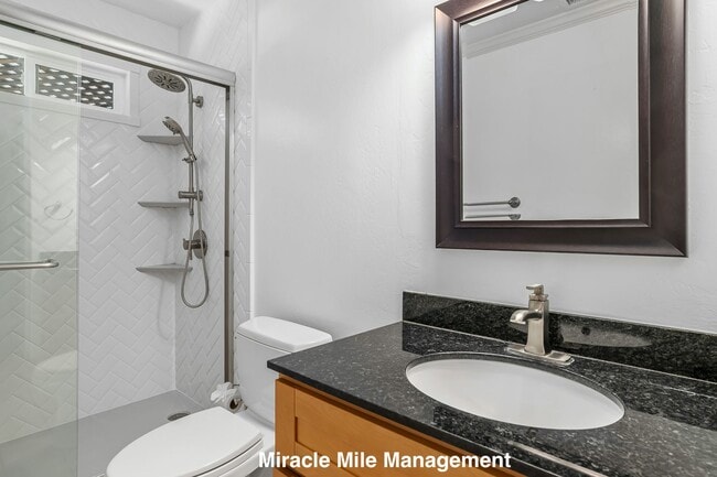 Building Photo - Ranch-Style, Spacious 5 Bedroom Home is De...