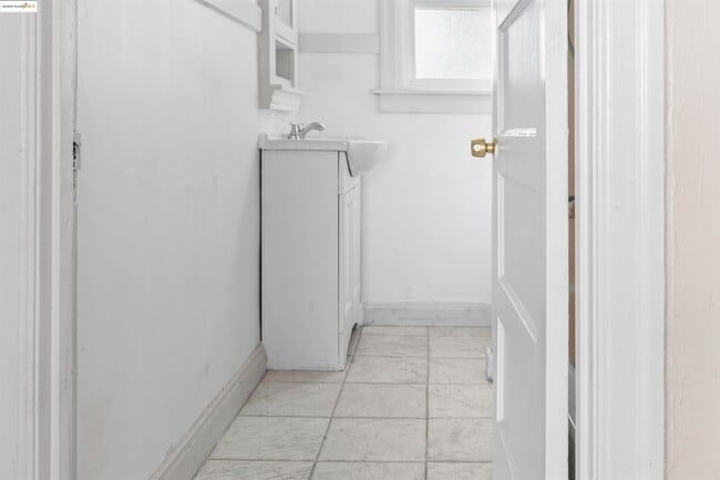 Building Photo - 4500 San Carlos Ave