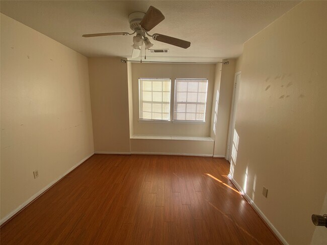 Building Photo - 14706 Woodward Gardens Dr