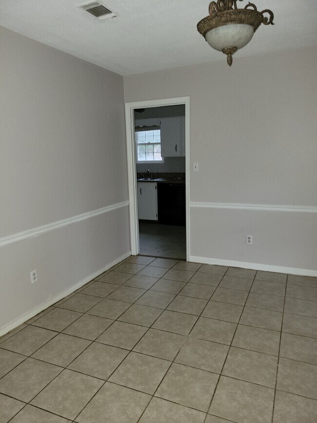 Dinning Room - 522 Sunrise Ct