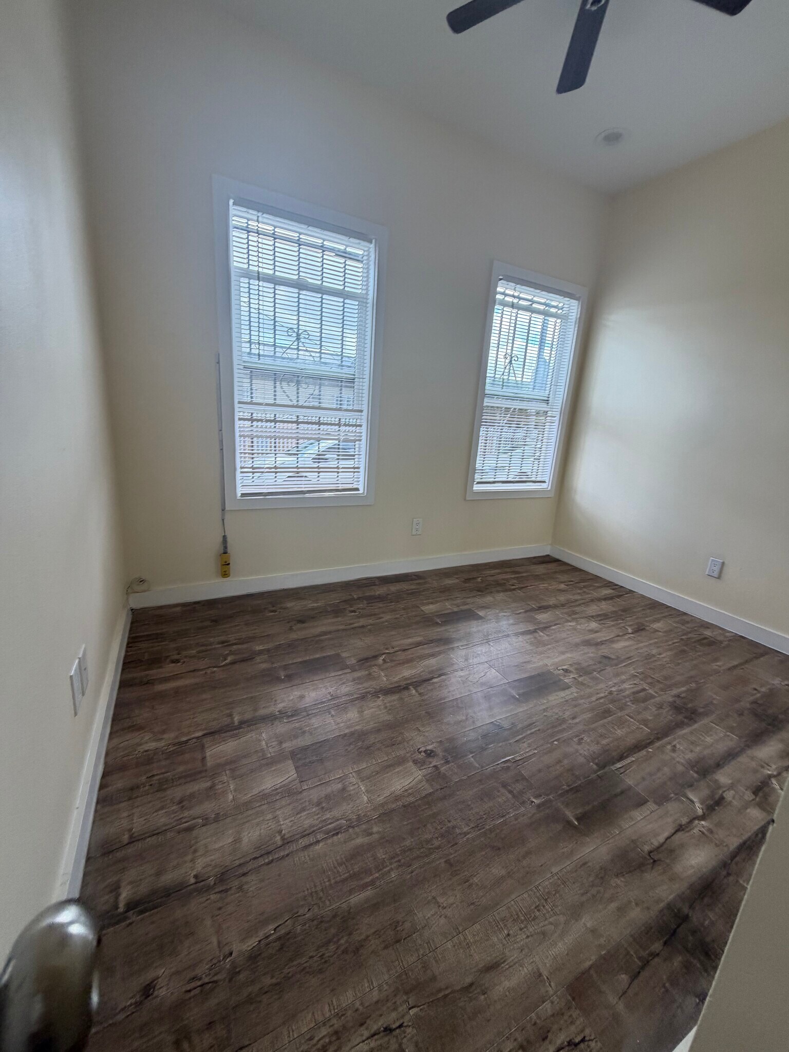 Building Photo - 602 W 87th St