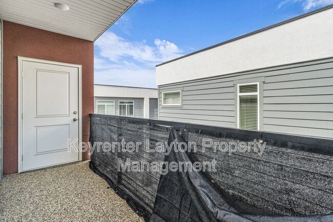 Building Photo - 453 E 690 S