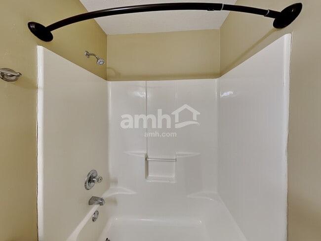 Building Photo - 115 Crenshaw Dr