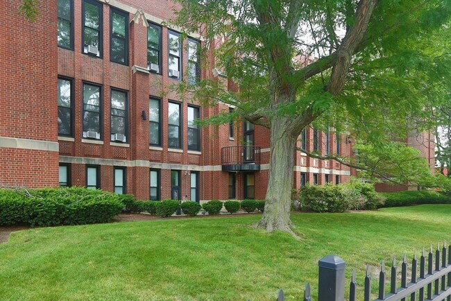 Building Photo - 60 Gibson St