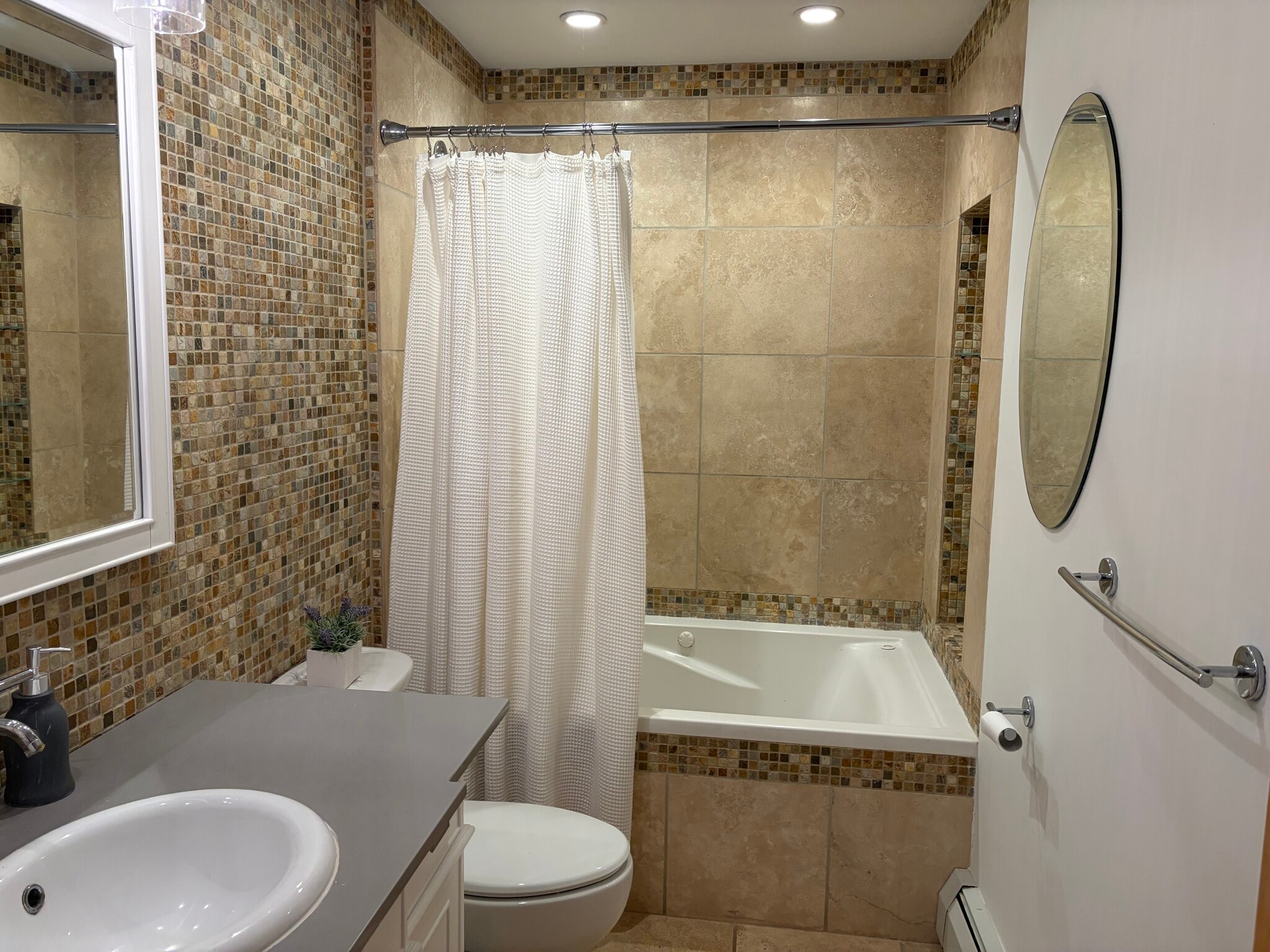 Building Photo - 5627 Green Circle Dr