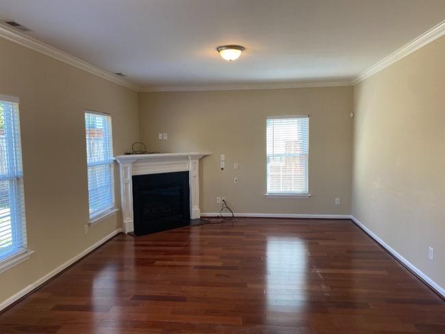 Building Photo - 105 Saltybrook Ln