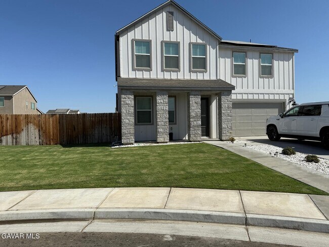 Primary Photo - 7400 Carambola Pl