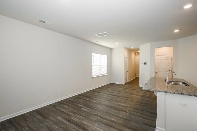Building Photo - 11835 Brier Vlg Ln