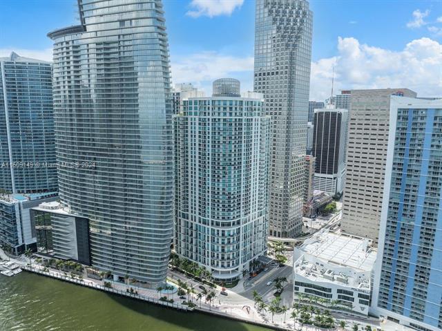 Building Photo - 300 S Biscayne Blvd