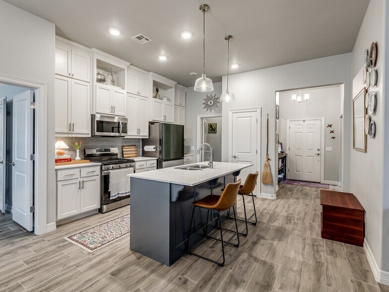 Building Photo - 9209 Anaum Ln