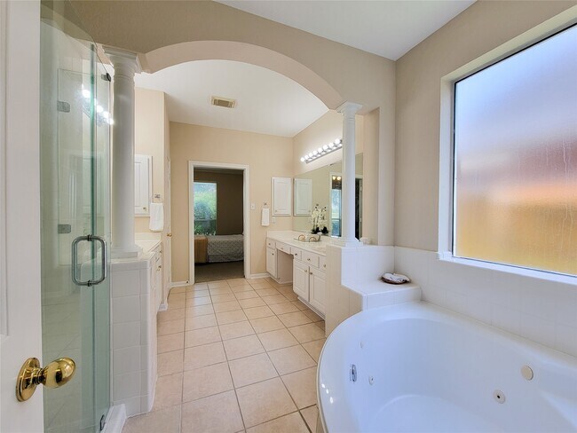 Building Photo - 3011 Taylorcrest Dr