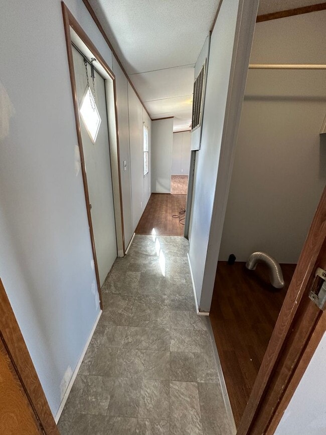 Building Photo - Spacious 3 bedroom, 2 bath singlewide in A...