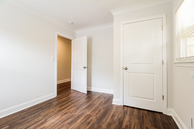 Building Photo - 3 Bedroom in Greenville