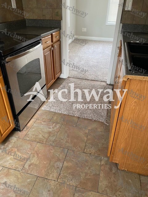 Building Photo - 6019 Oakland Ave