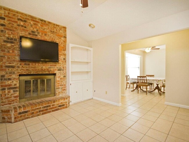 Building Photo - 904 Norwell Ln