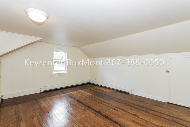 Building Photo - Charming 3-Bedroom, 2-Bath Home with Large Yard and Detached 2-Car Garage