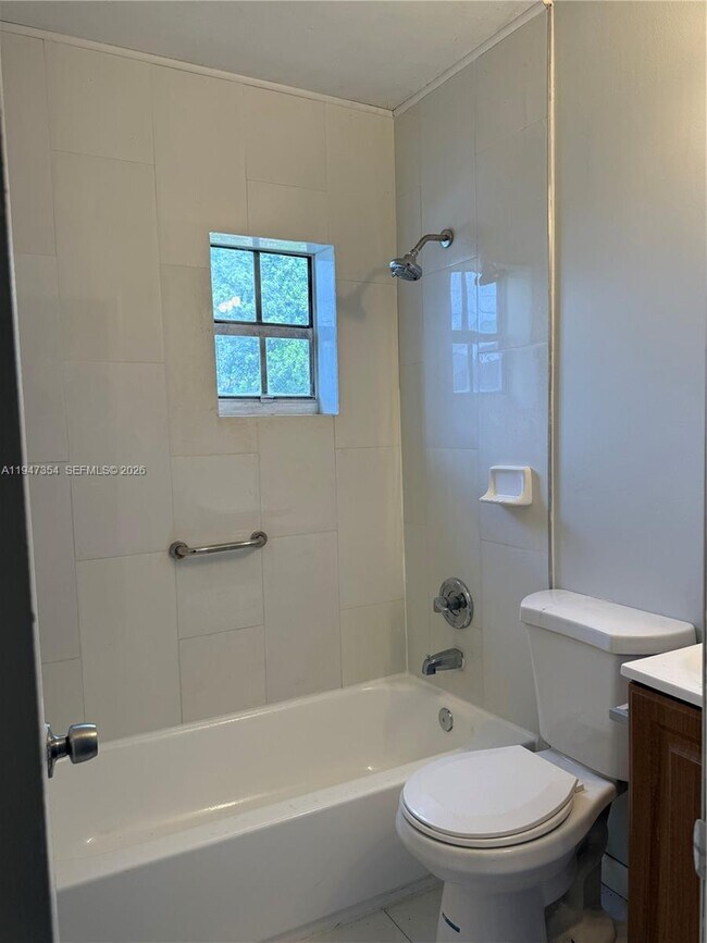 Building Photo - 756 NW 5th St