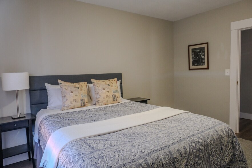 Building Photo - 5532 N Haight Ave