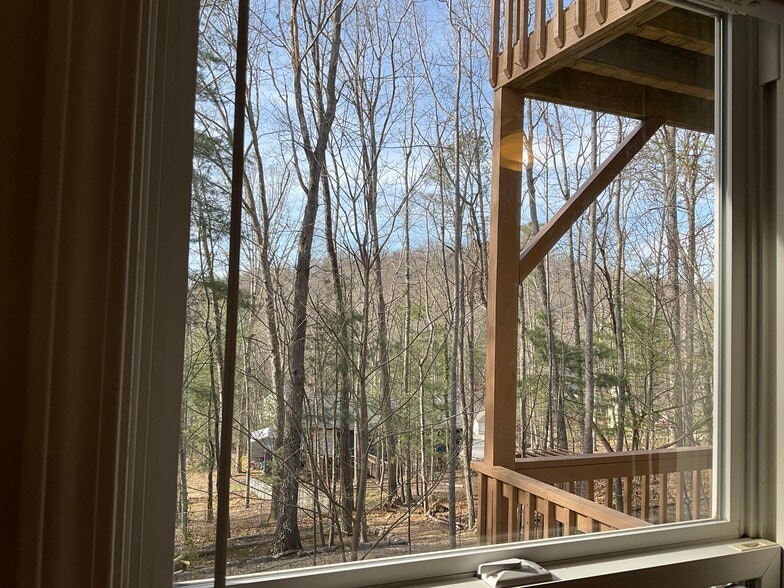 Building Photo - 10 Hillsboro Dr