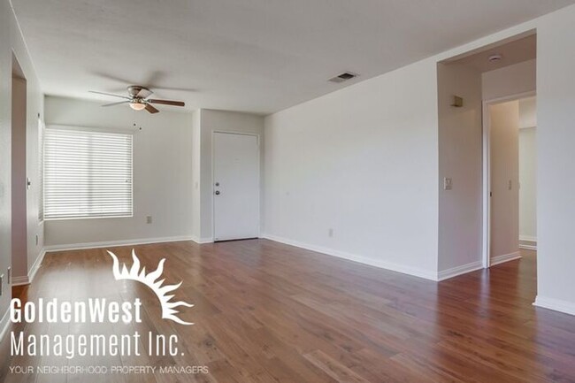 Building Photo - Charming 2Bdm 2Ba Upstairs Condo in a Prim...