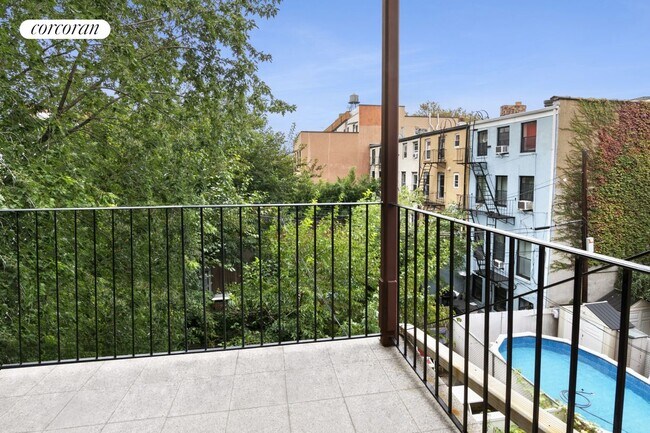 Building Photo - 553 Clinton St