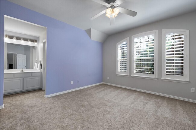 Building Photo - 1908 Thorndale Cir