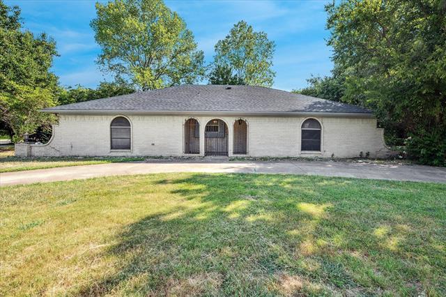 Primary Photo - 201 Valley View Dr N
