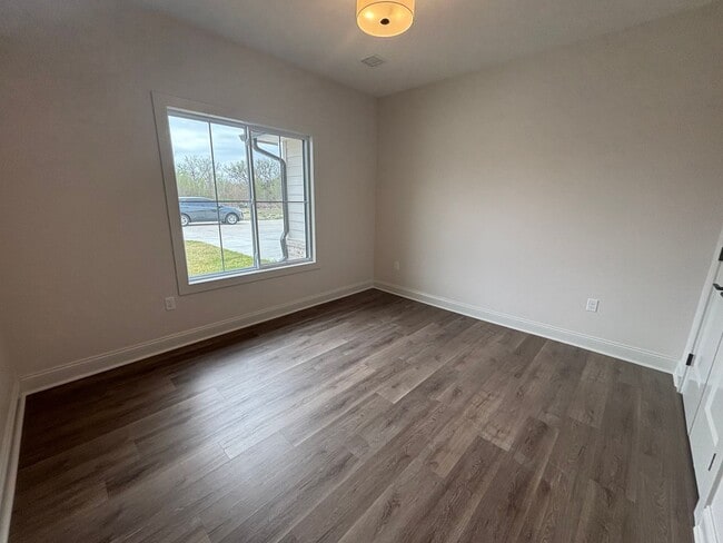 Building Photo - 123/125/127/129 Sheridan