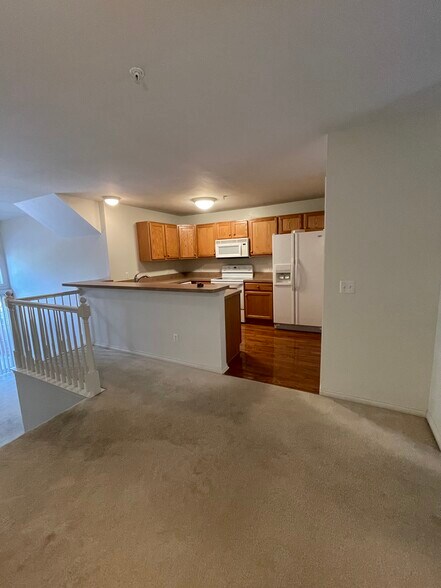 Building Photo - 3074 Barclay Way