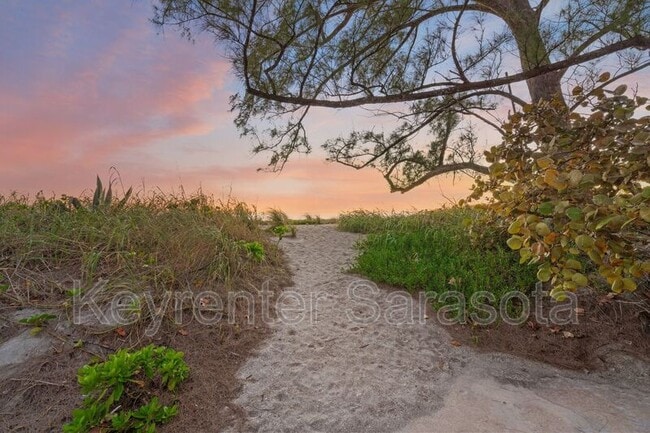 Building Photo - 8560 Heron Lagoon Cir