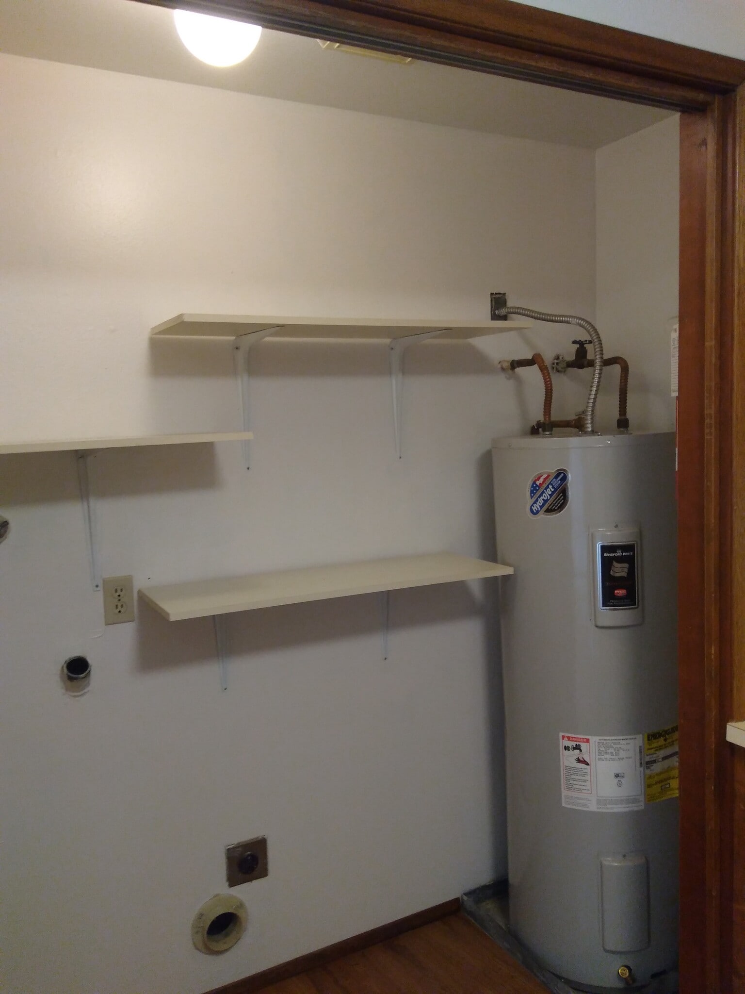 Building Photo - 875 NW Oak Ave