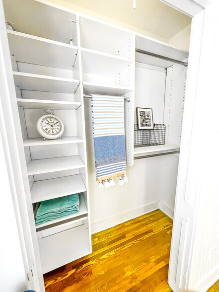 Building Photo - 239 Pacific St