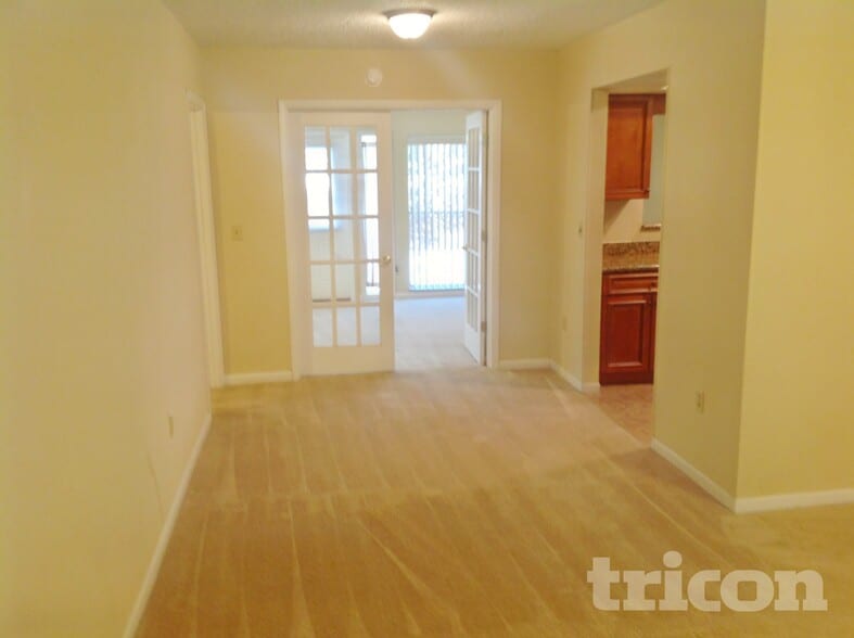 Building Photo - 2290 Colonial Dr