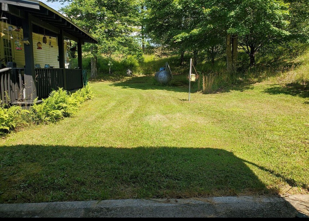 Building Photo - 611 Mountain View Ln