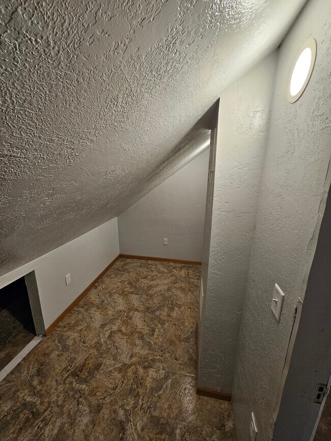 Storage Room - 802 W 11th Ave