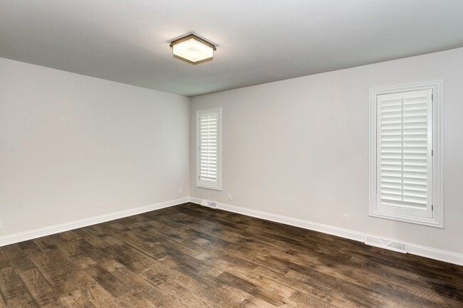 Building Photo - SIMPLY LUXURIOUS twinhome near Central & R...
