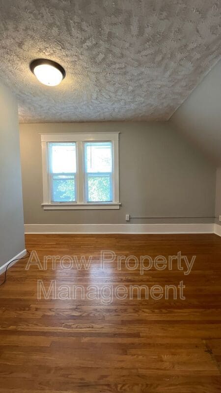 Building Photo - 2211 Sheldon St