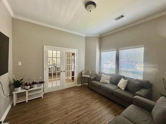 Building Photo - 8527 Cape Royal Dr