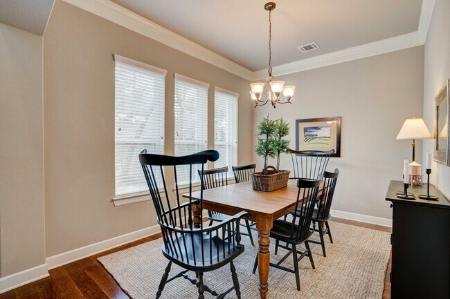 Building Photo - Beautiful 4 Bedroom, 3.5 Bathroom Home with Garage & Private Backyard