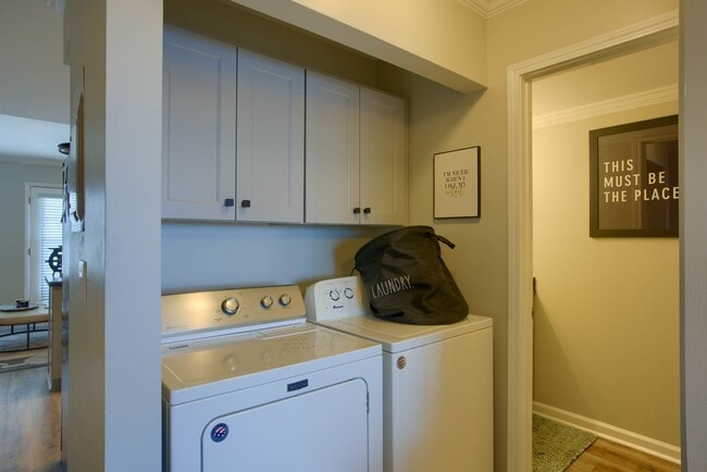Building Photo - FURNISHED OFF-SEASON MONTHLY RENTAL-STARTI...