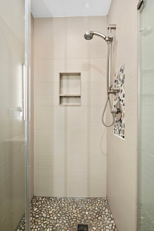 Building Photo - 502 Hudson St