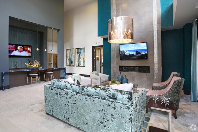 Building Photo - 700 E Algonquin Rd