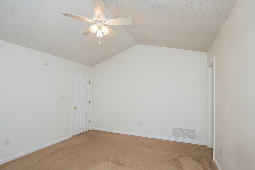 Building Photo - 10716 Ridgefield Dr