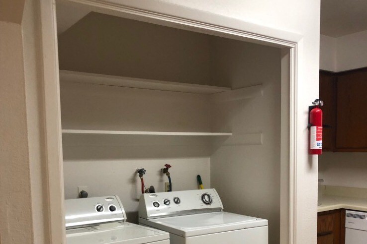 Laundry Area - 802 W 2nd St
