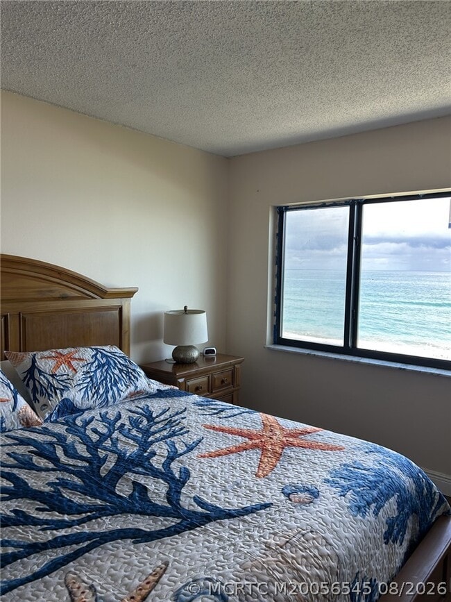 Building Photo - 10102 S Ocean Dr