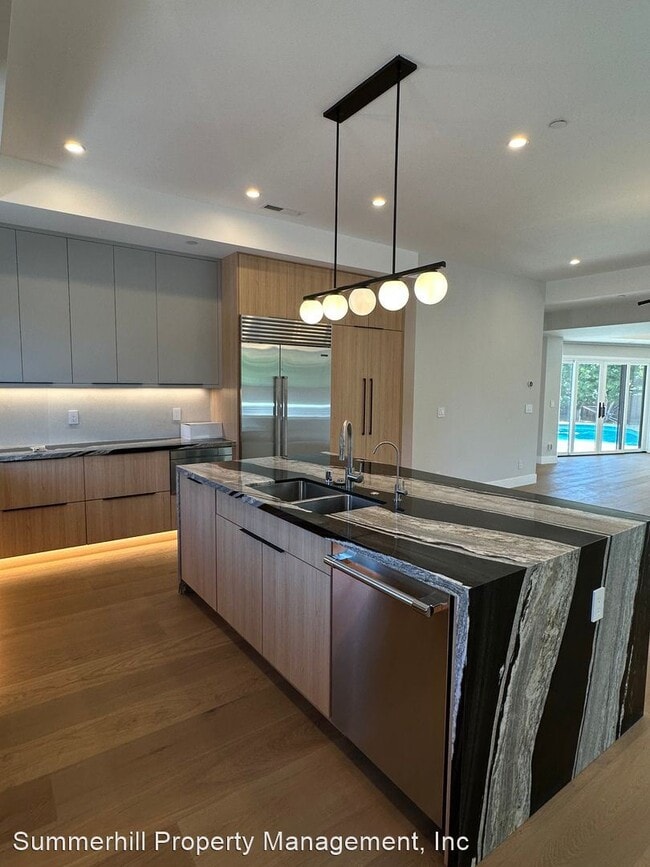Building Photo - 4 br, 3 bath House - 215 Verano Drive