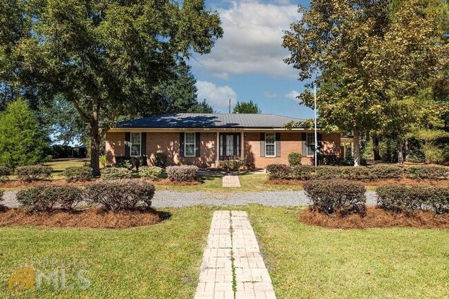 Building Photo - 404 E First St