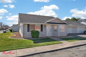 Building Photo - Conveniently Located 3 Bedroom Townhome