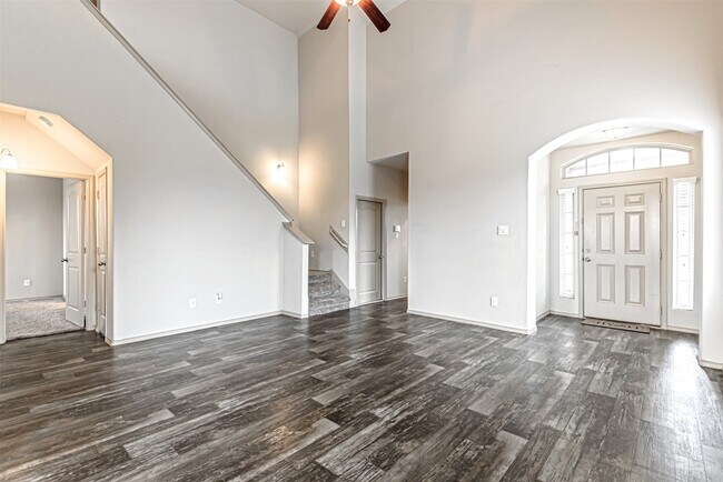 Building Photo - 5206 Jasmine Valley Ct